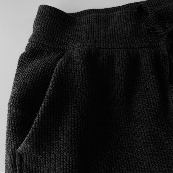 Lululemon Ribbed High-Rise Jogger 25" *7/8 Length in Heathered Black Size 4 - Picture 9 of 10